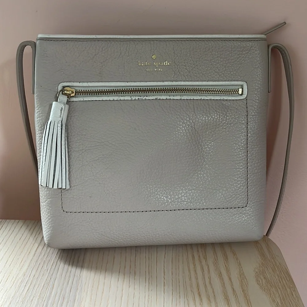 KATE SPADE Champagne Pebbled Leather Crossbody Bag with Gold Hardware White Trim